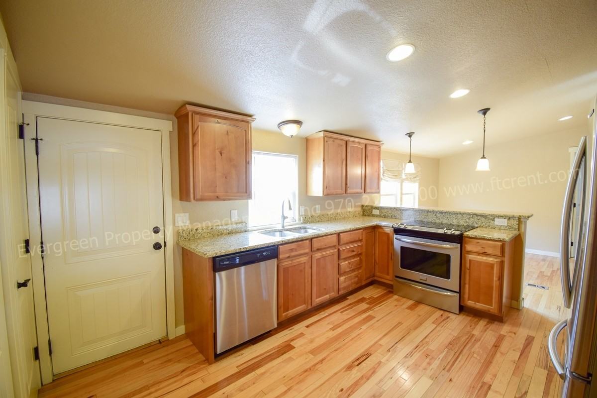 618 Ponderosa Dr - Photo 7 of 31