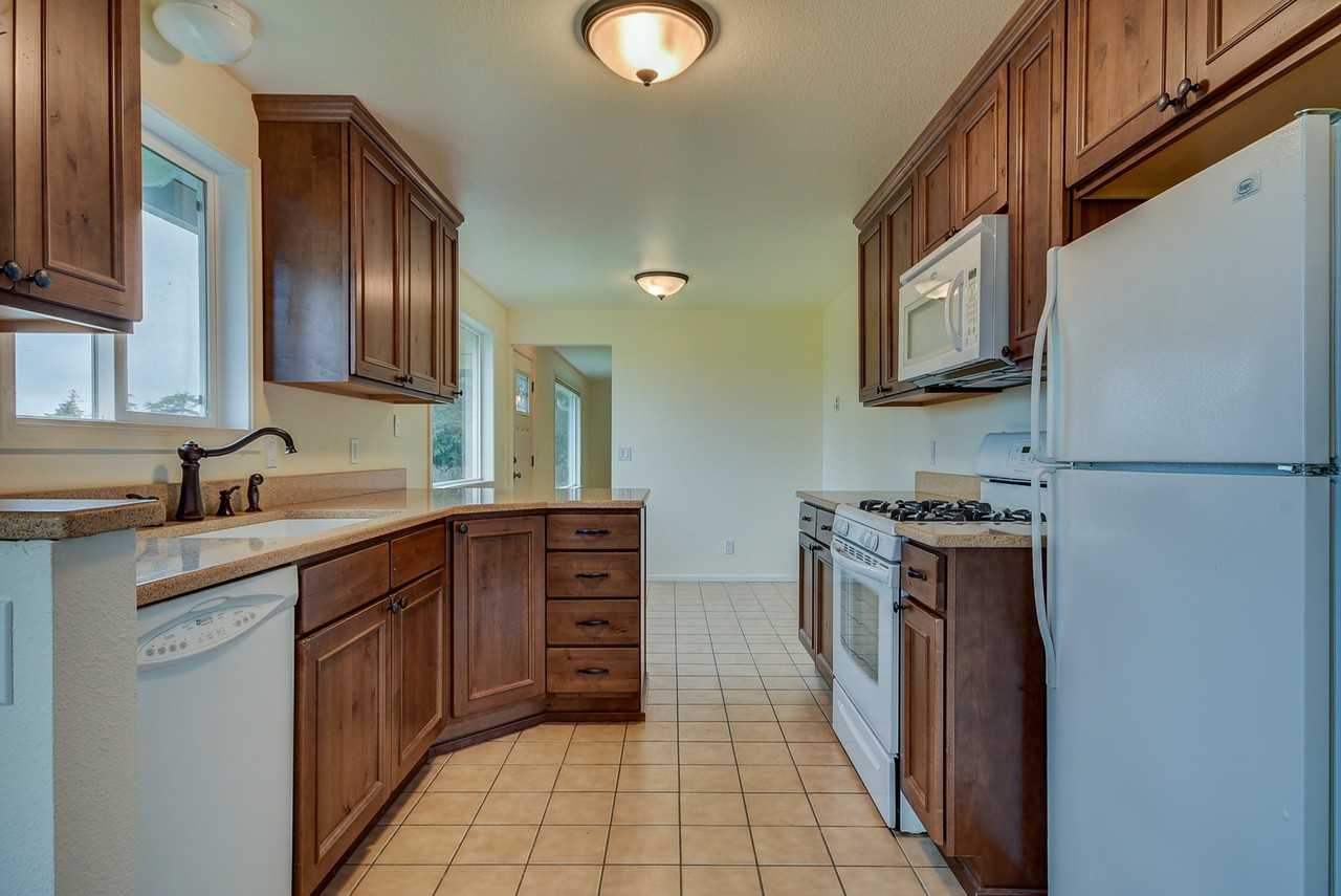 90 Vine St - Photo 2 of 26