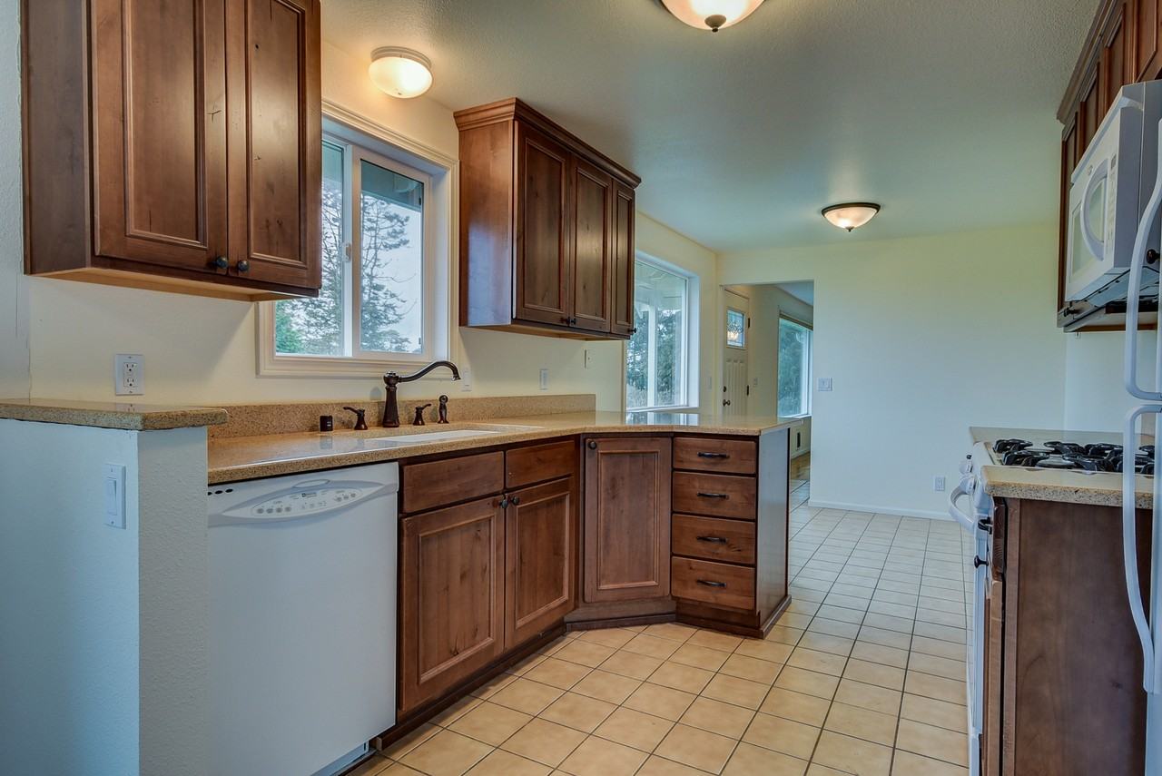 90 Vine St - Photo 3 of 26