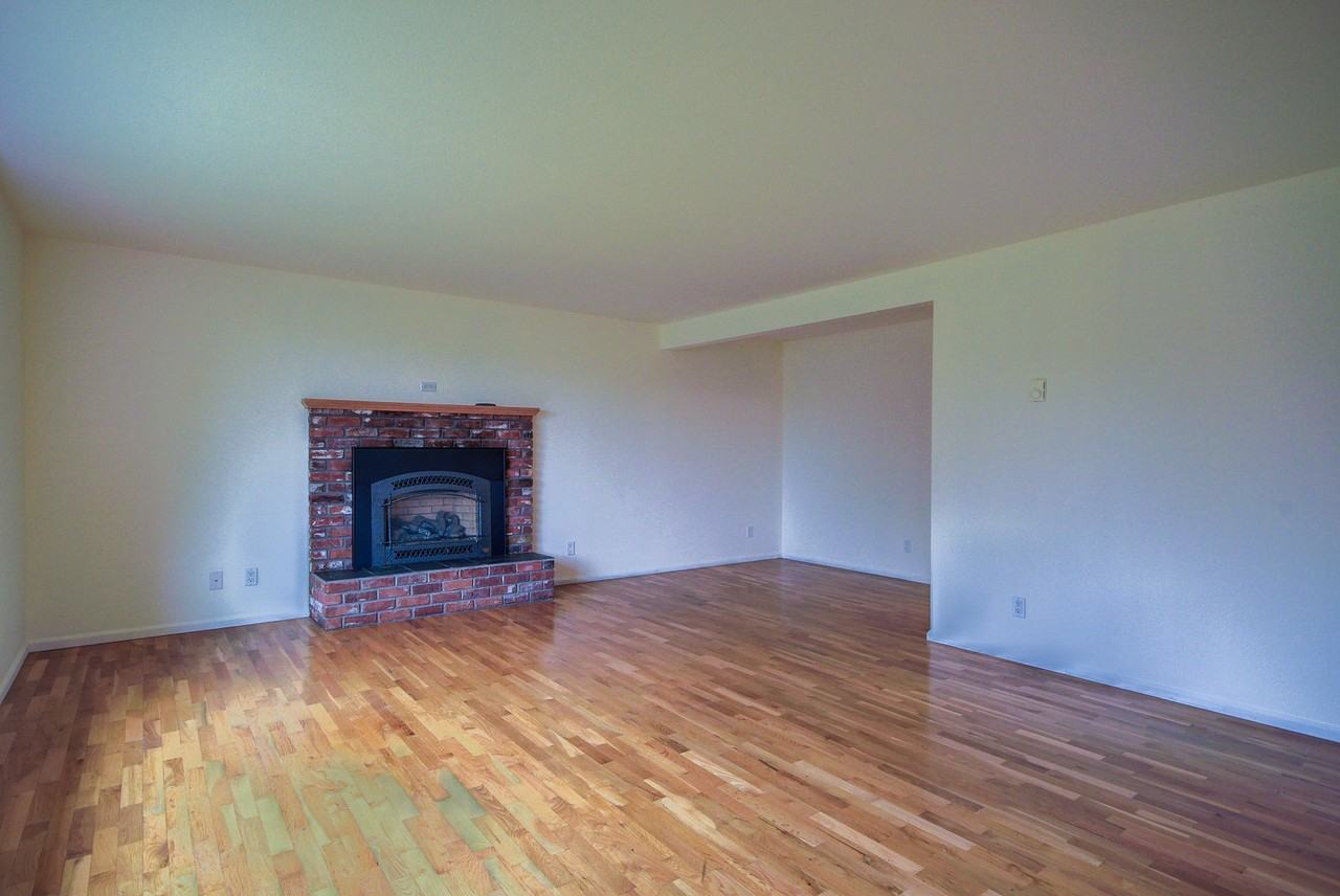 90 Vine St - Photo 7 of 26