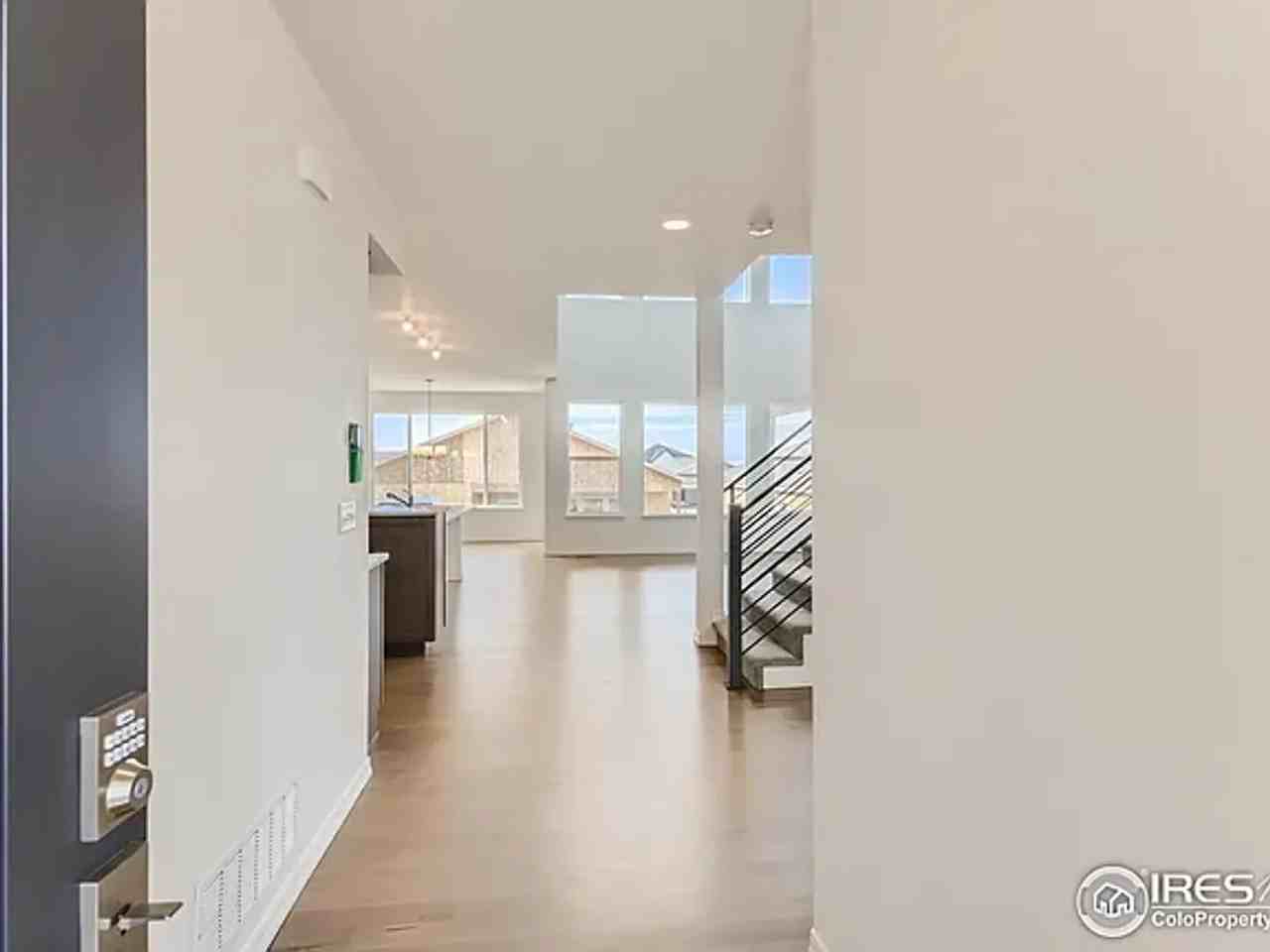 6440 Rolling Creek Drive - Photo 3 of 44