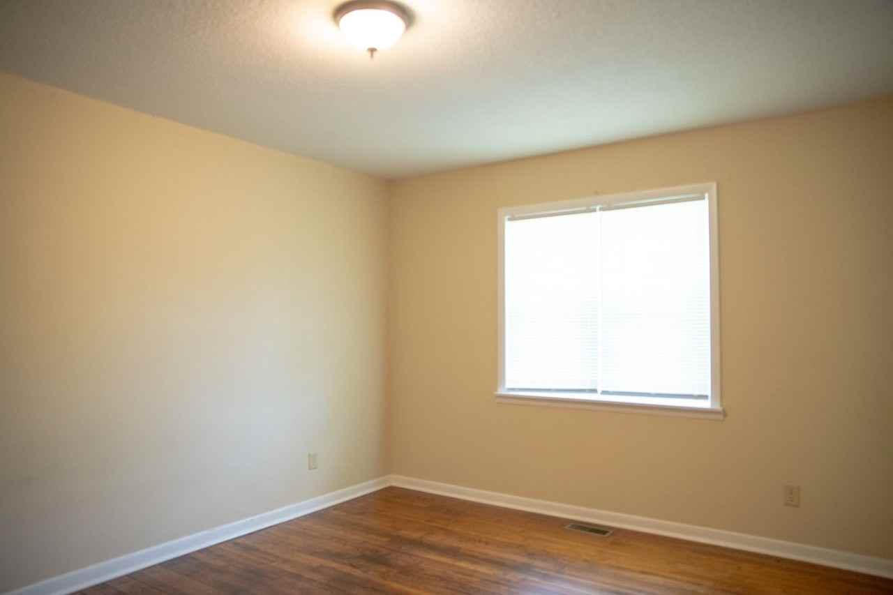 814 Mark St Sw - Photo 4 of 12