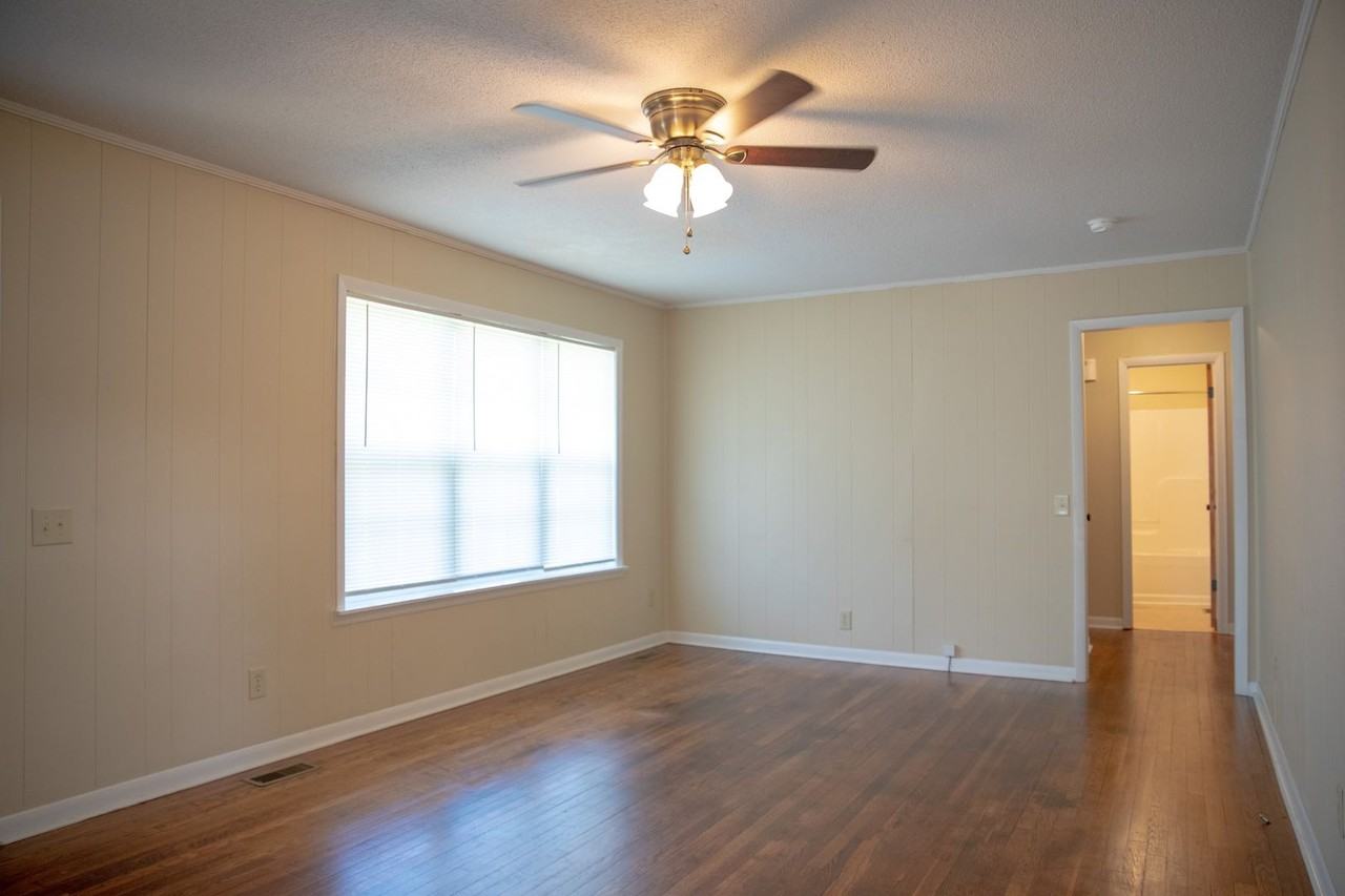 814 Mark St Sw - Photo 7 of 12