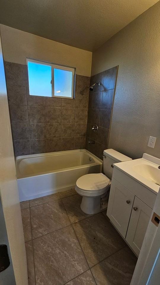 510 Encinas, Calexico - Photo 3 of 6