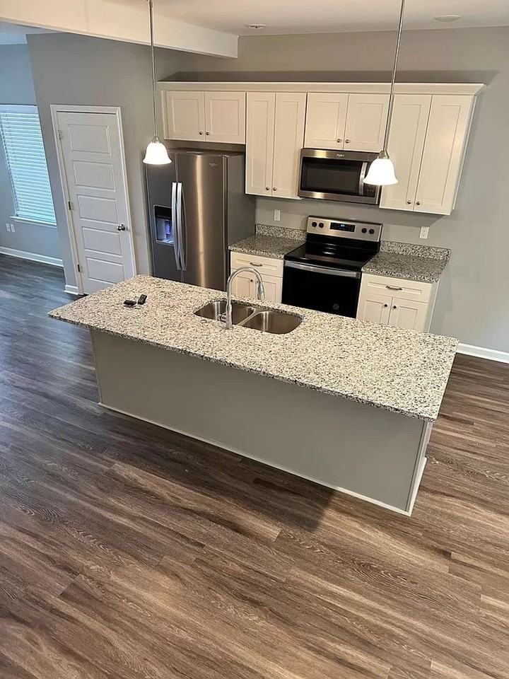142 Anna Ln - Photo 4 of 16