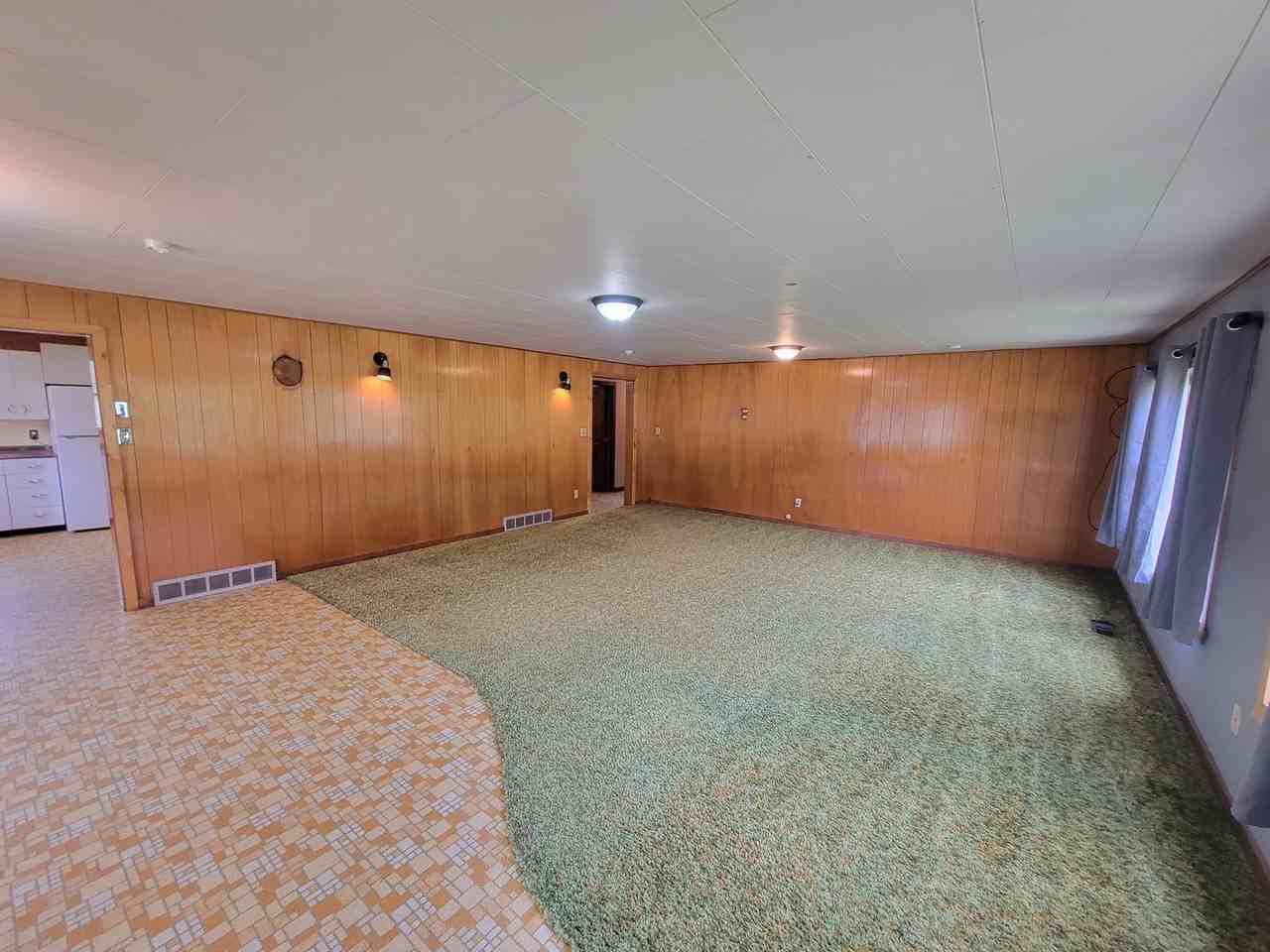 1151 Pease Rd - Photo 6 of 33