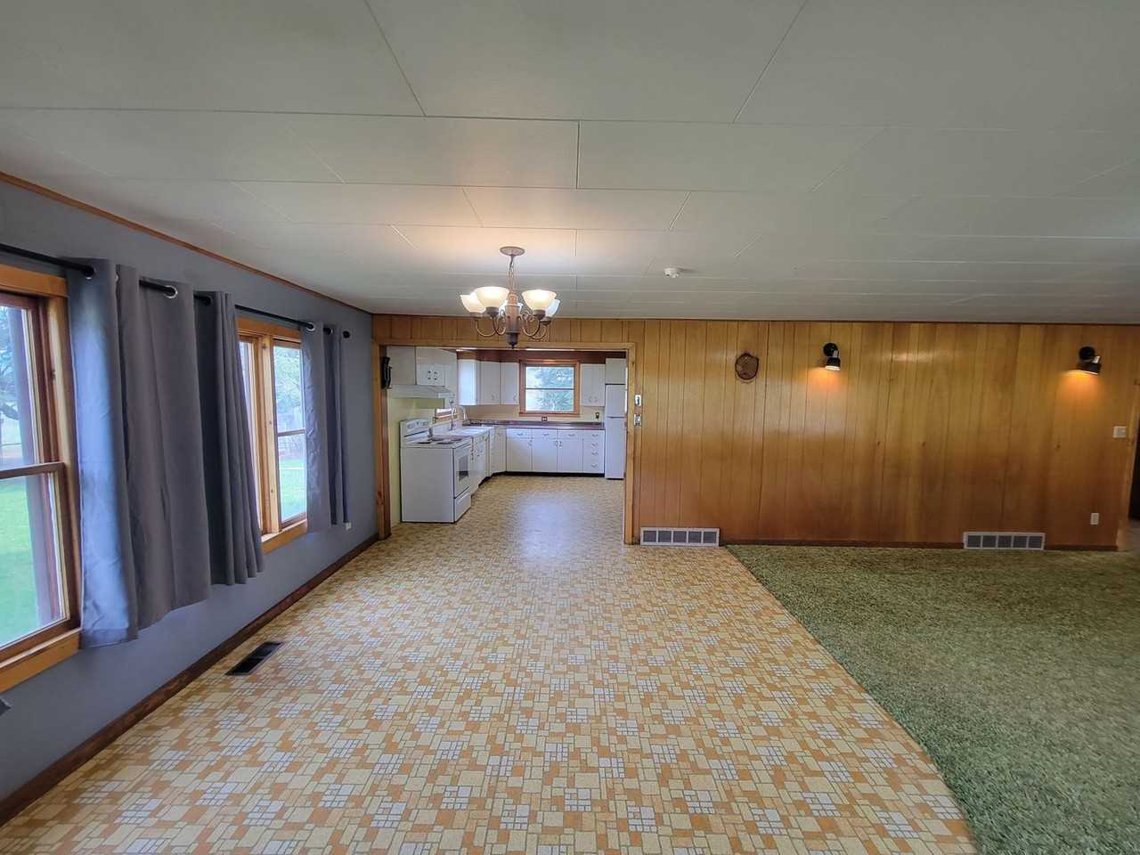 1151 Pease Rd - Photo 7 of 33