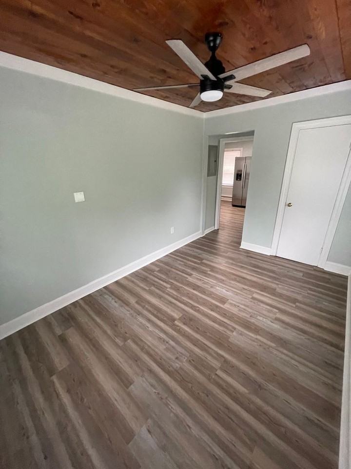 203 6th Ave #B - Photo 7 of 9