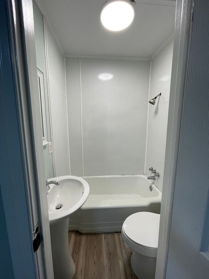 203 6th Ave #B - Photo 3 of 9