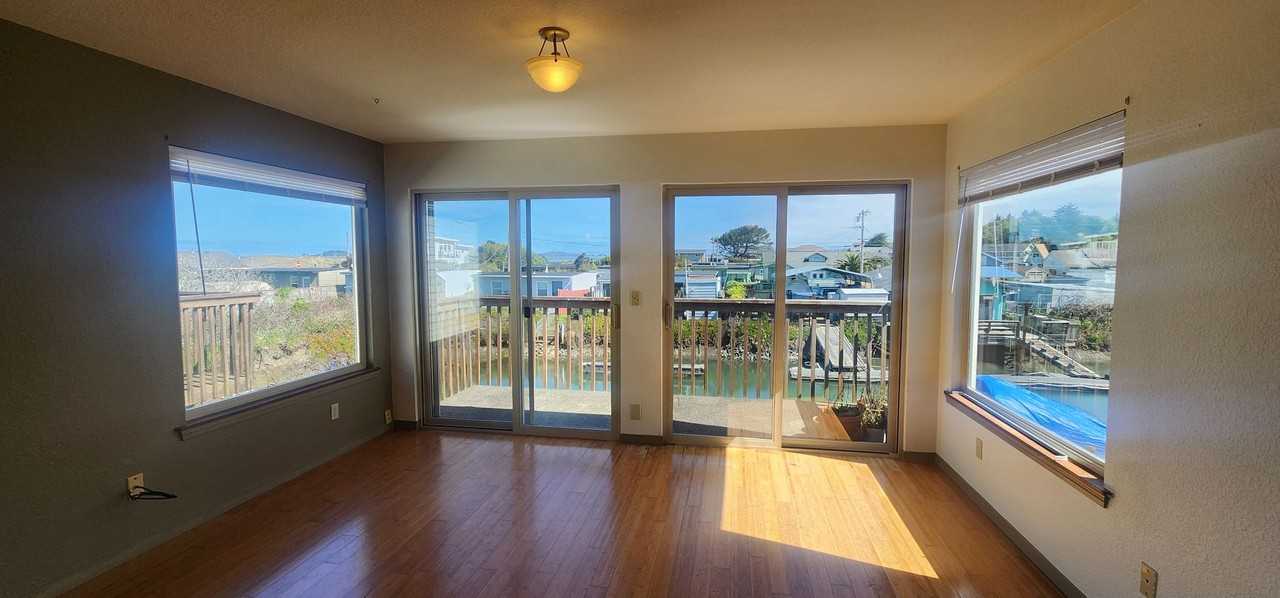 122 Cod St - Photo 3 of 16