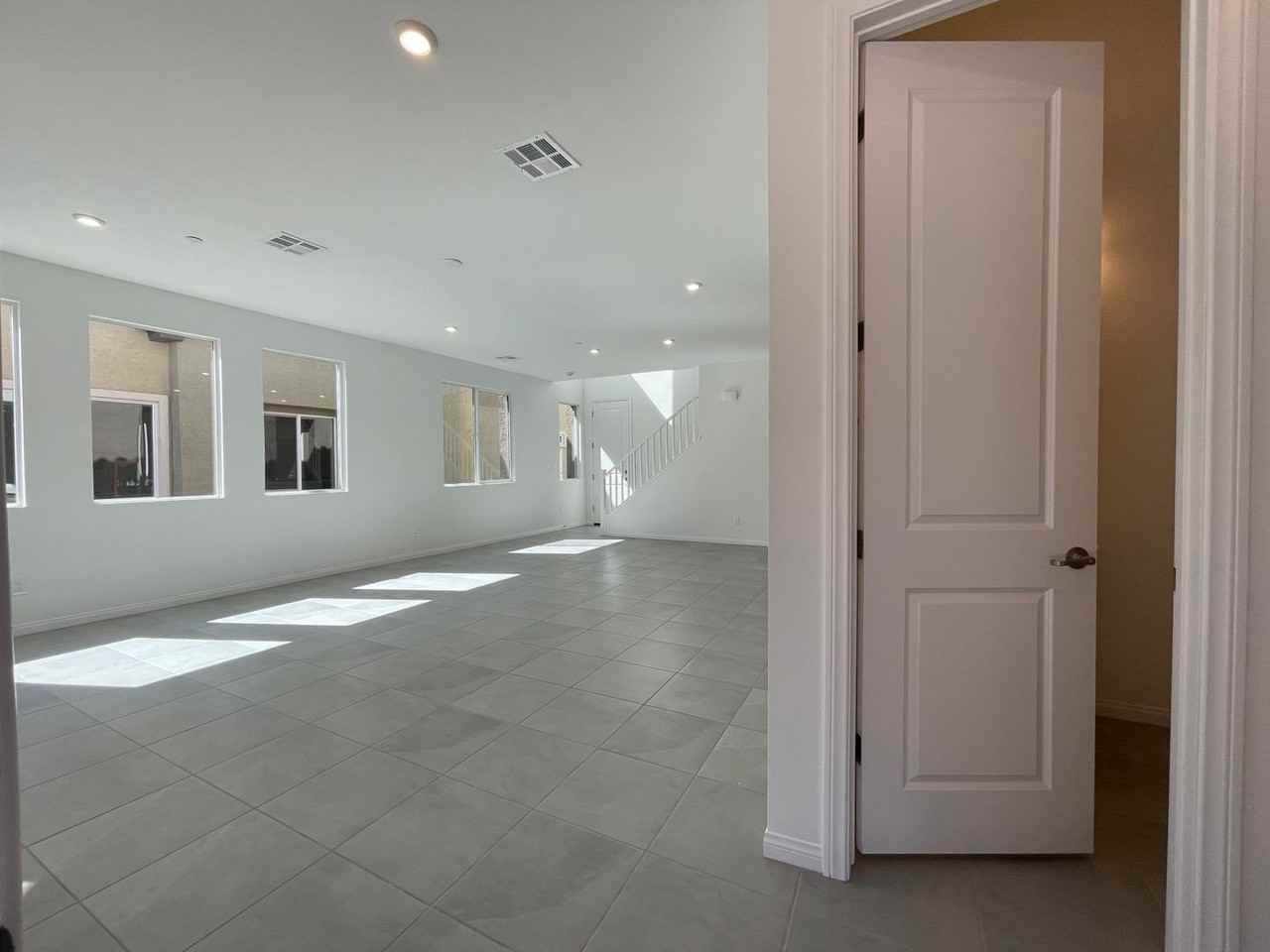 211 Vanhoy Ave - Photo 6 of 50