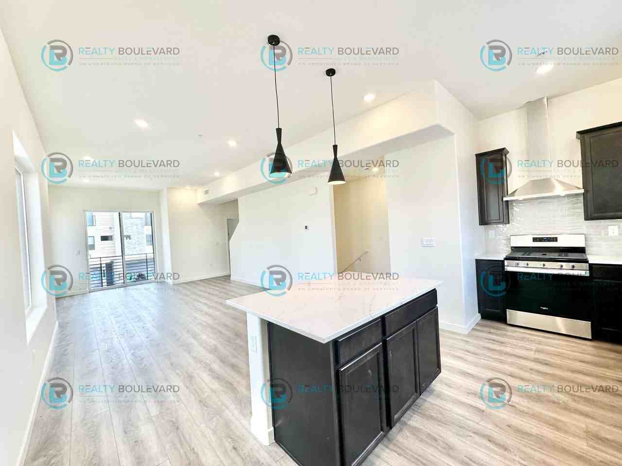 2580 Clear River Ct - Photo 3 of 30