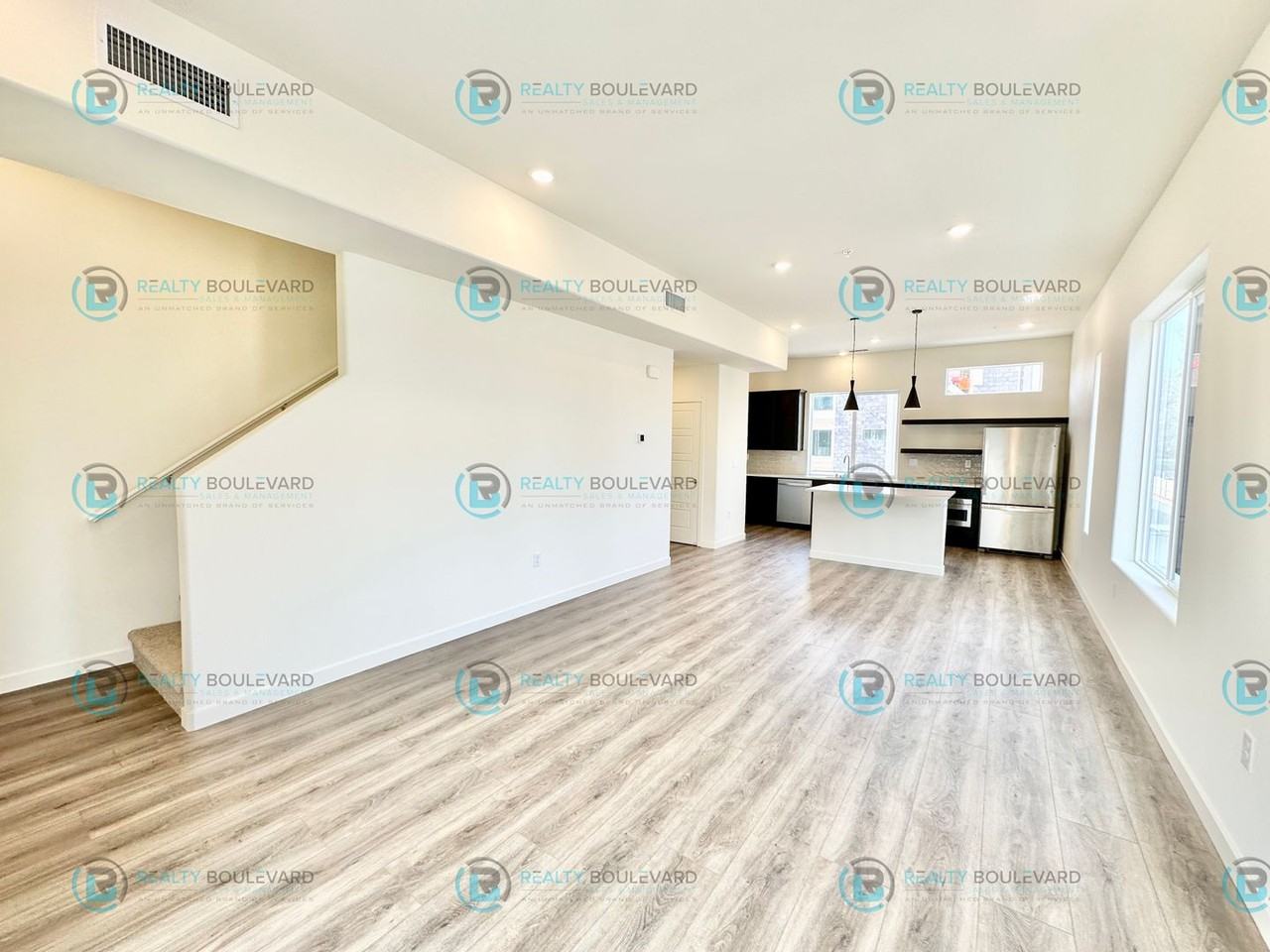 2580 Clear River Ct - Photo 4 of 30