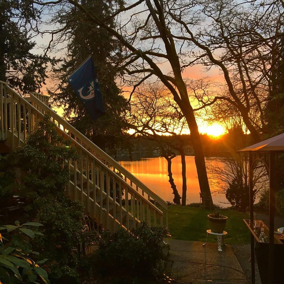 Dekoven Inn - Photo 5 of 6