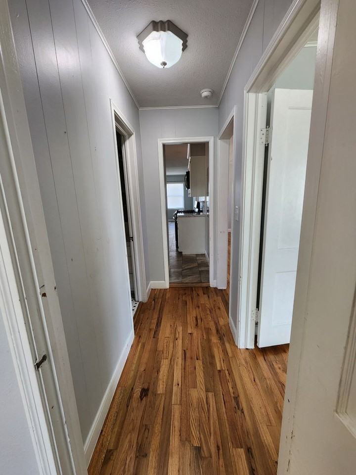 206 N Arnold St - Photo 3 of 35