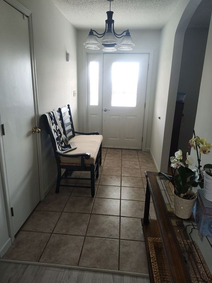 17 Crimson Ln - Photo 3 of 14