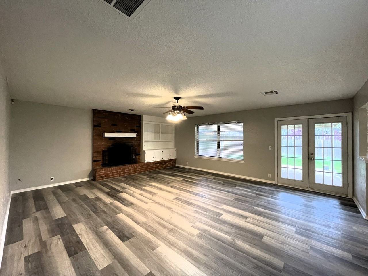 8933 Rambling Rd - Photo 3 of 28