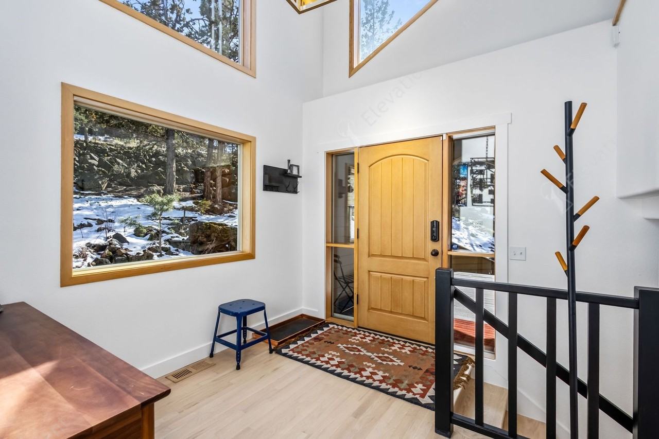 1955 Nw Brogan - Photo 4 of 39