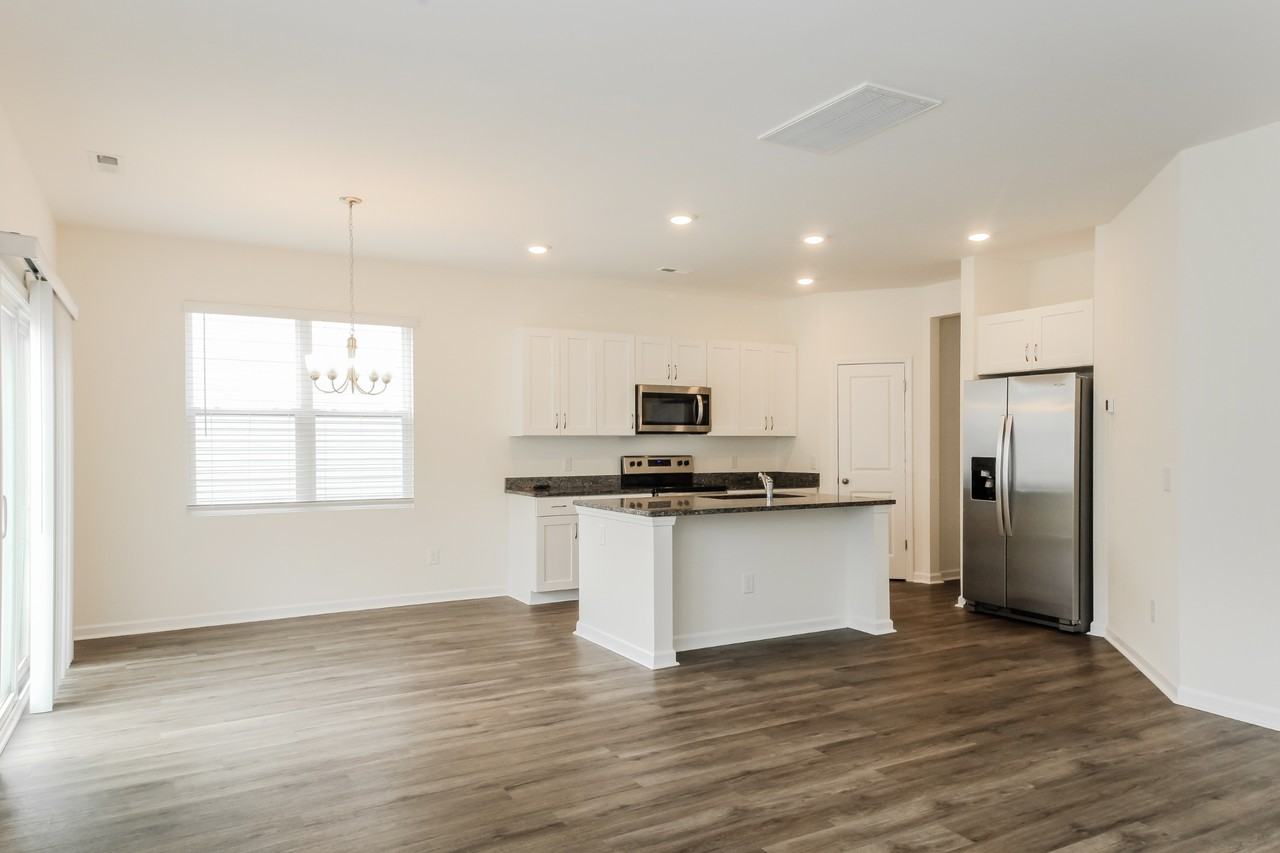 1533 King St - Photo 2 of 16