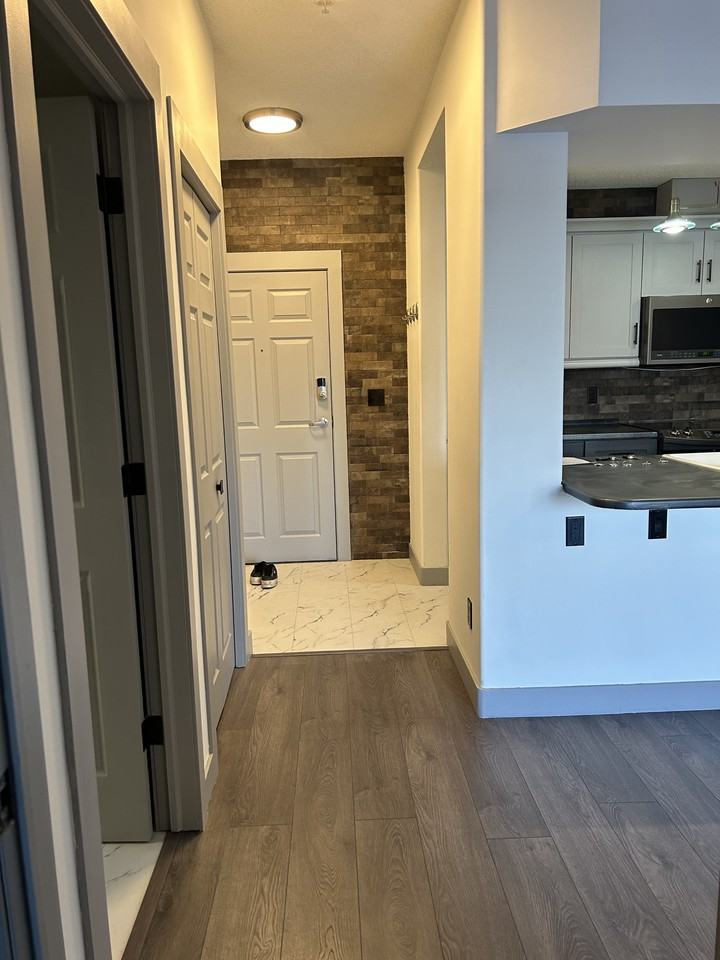 5280 Terwillegar Blvd - Photo 2 of 19