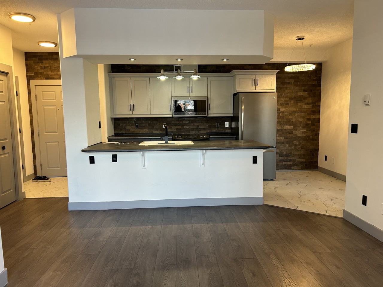 5280 Terwillegar Blvd - Photo 3 of 19