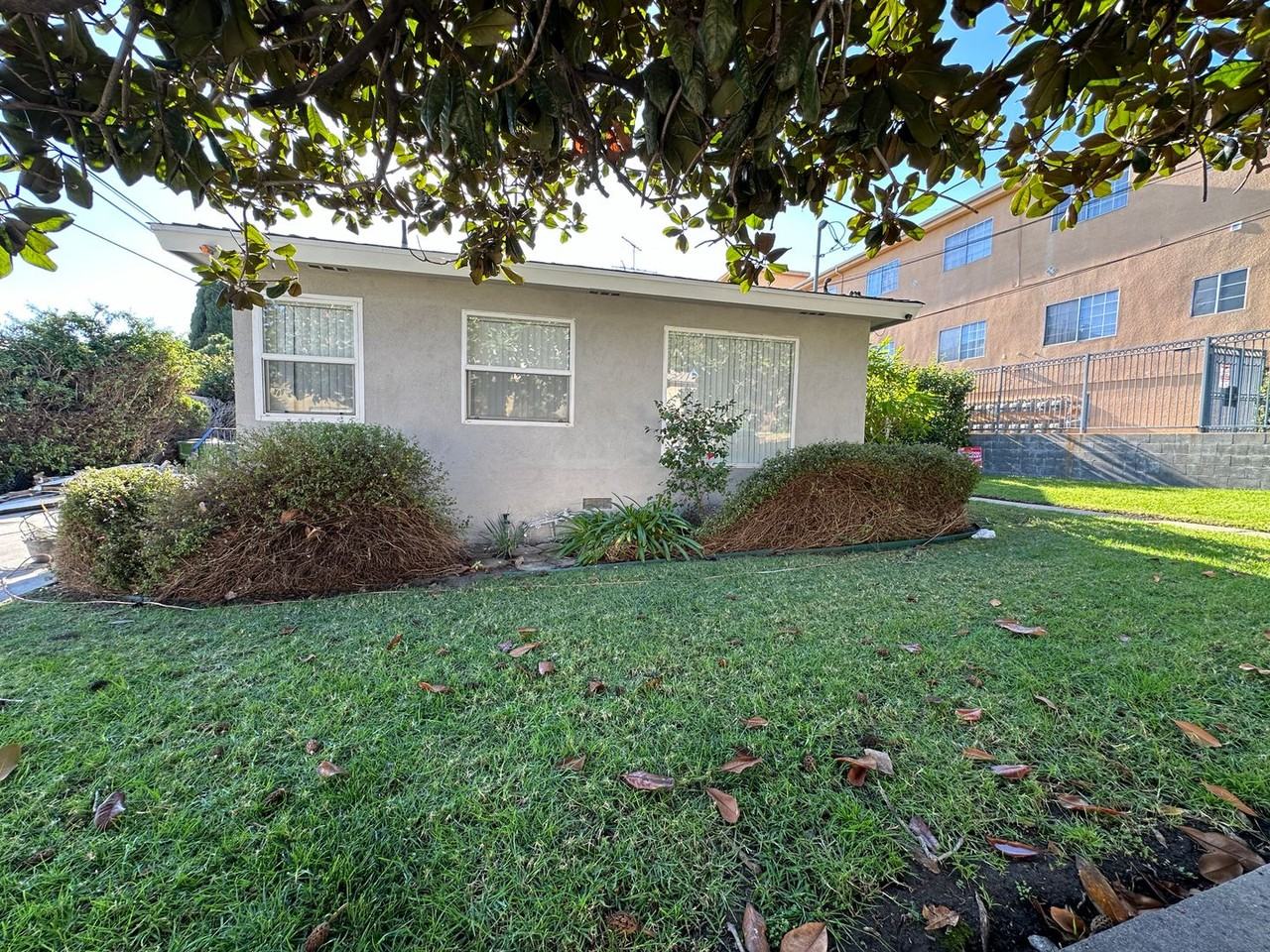 LA Triplex (Rent Control) Apartments 5430 Thornburn St, Los Angeles