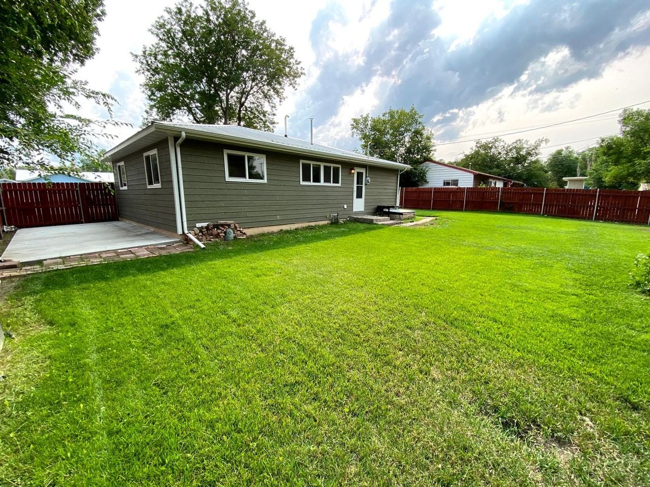 180 Adams St - Photo 3 of 50