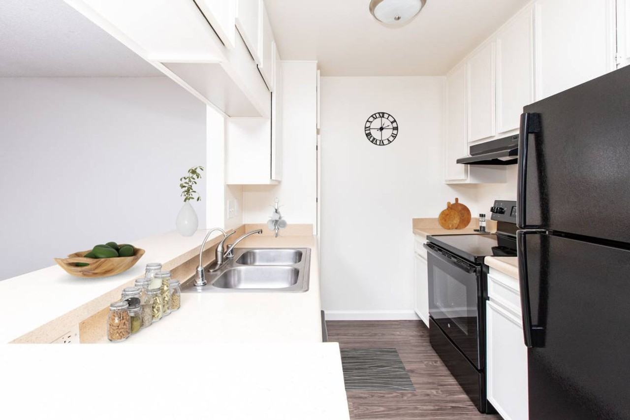 478 Van Houten - Photo 2 of 5