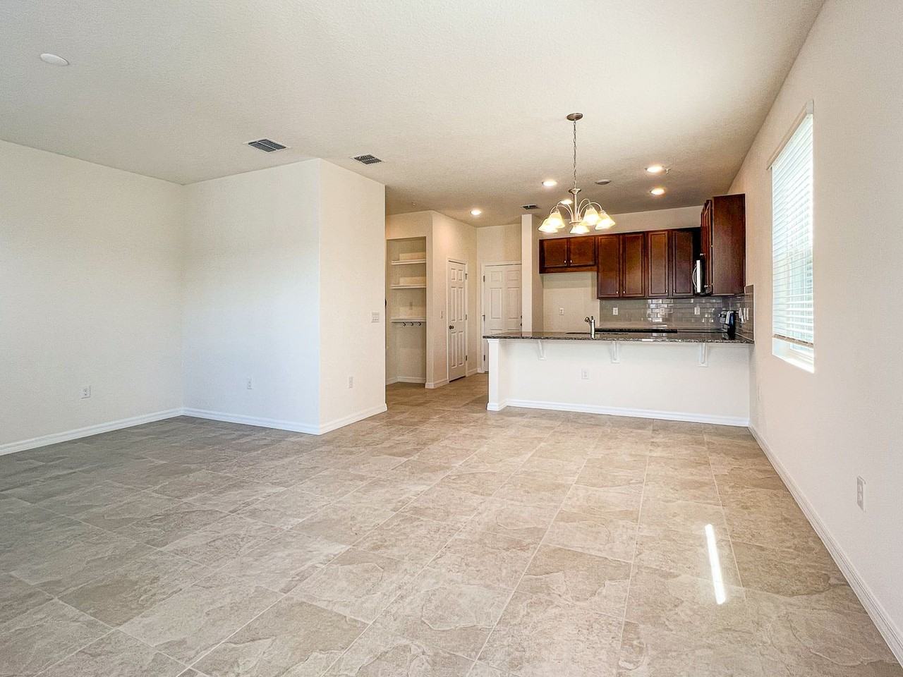 10227 Highline Crest St - Photo 2 of 34