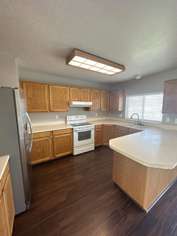 2244 N 850 W - Photo 3 of 23