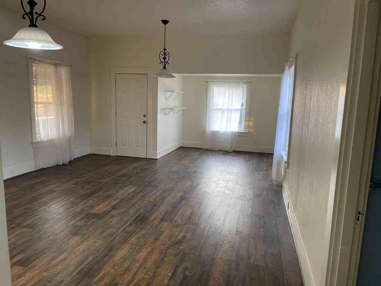 428 Sw Bailey Ave - Photo 3 of 20