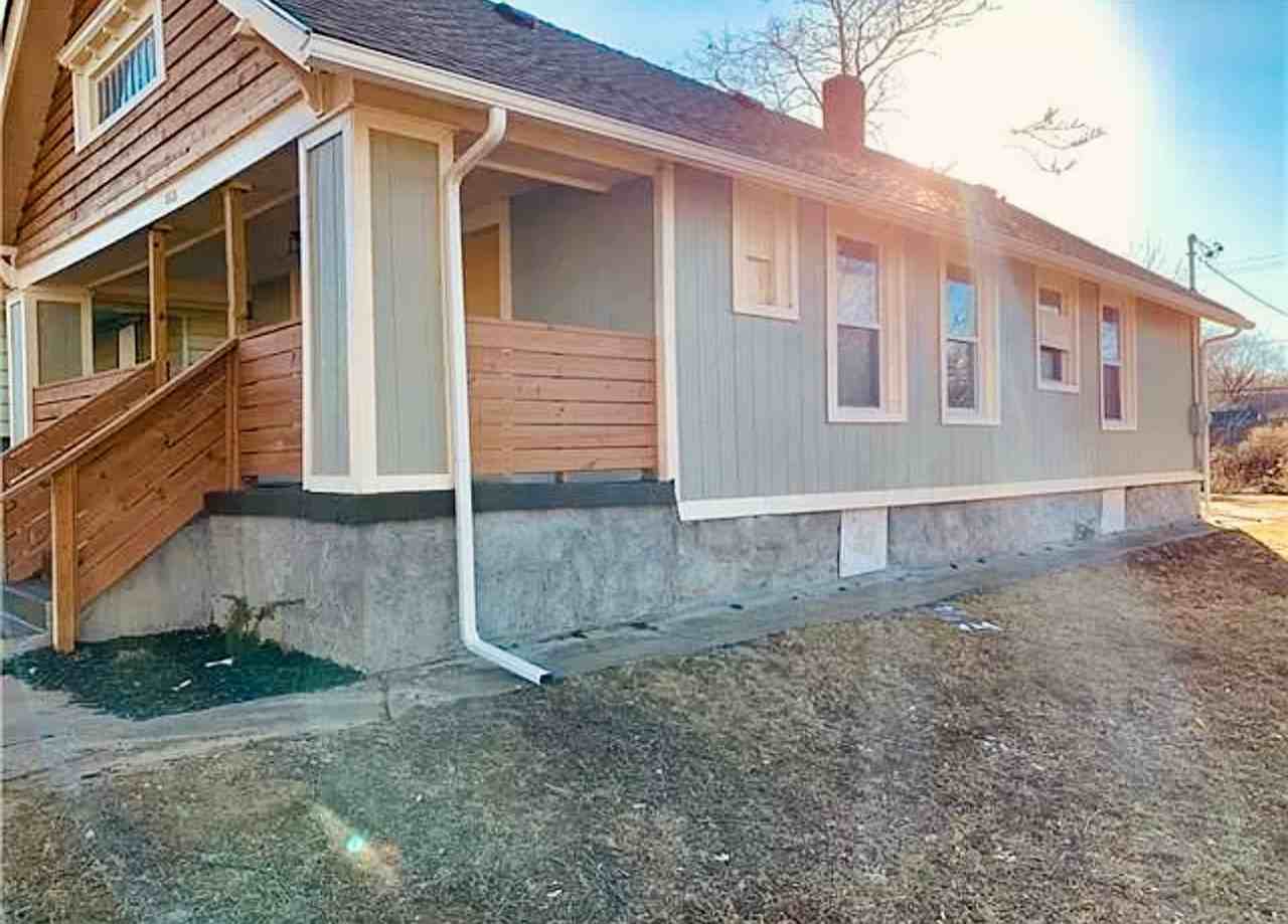 2612 Indiana Ave - Photo 2 of 16