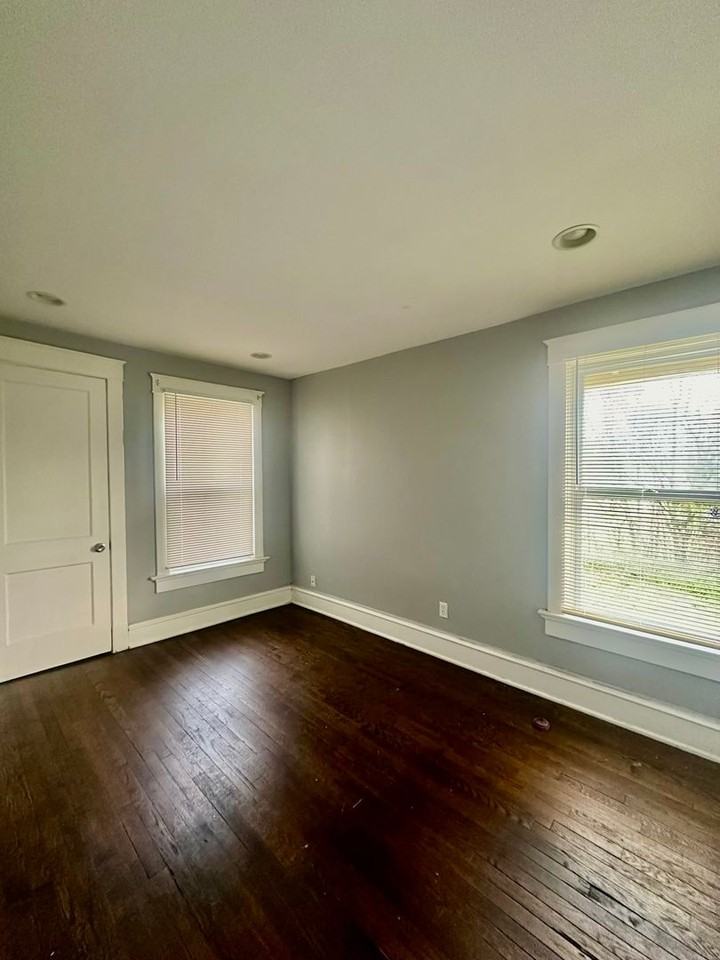 2612 Indiana Ave - Photo 5 of 16