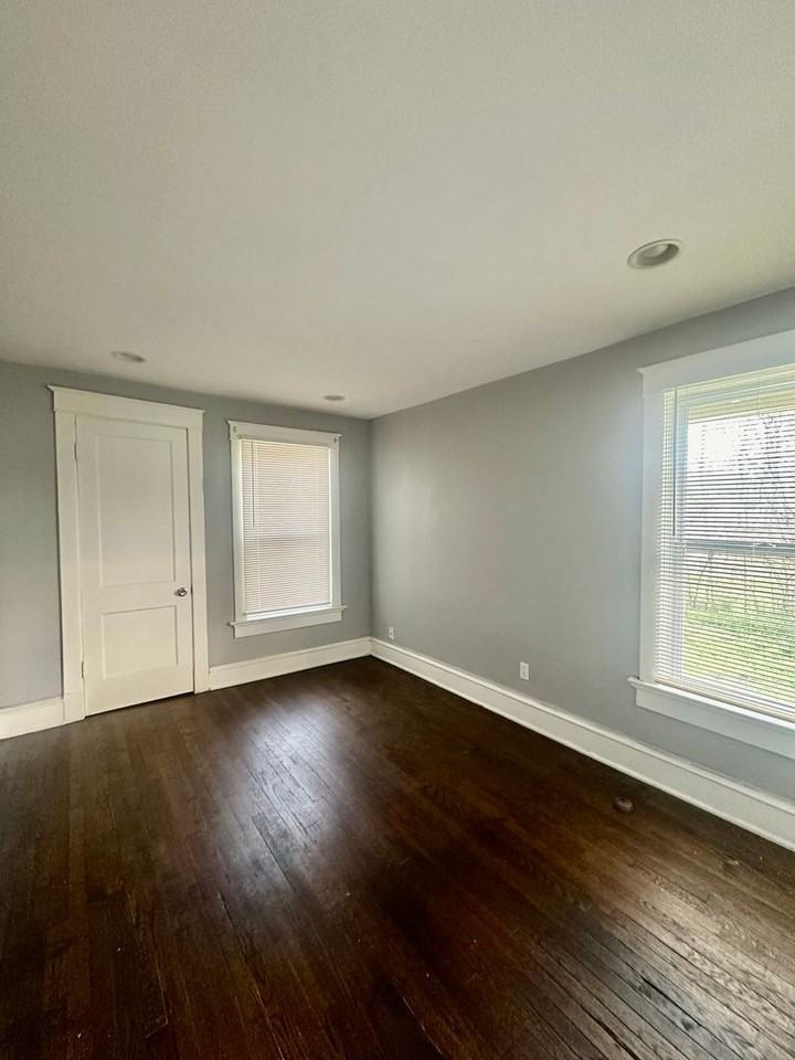 2612 Indiana Ave - Photo 6 of 16