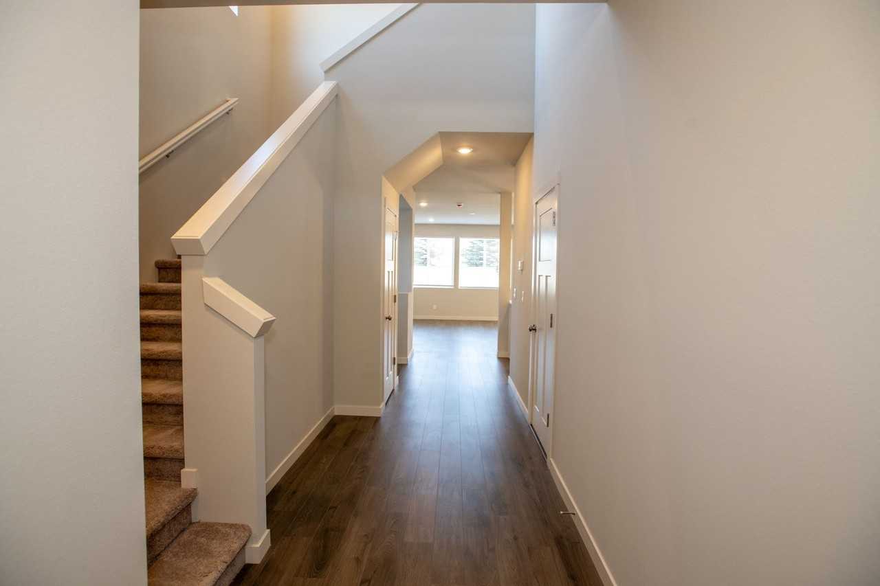 63264 Peale St - Photo 2 of 24