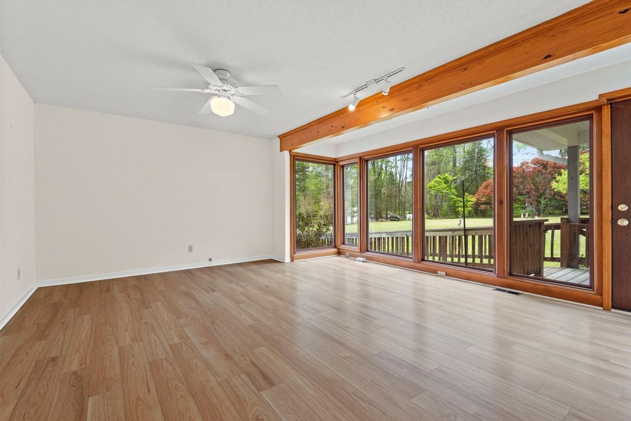720 Marthas Chapel Rd - Photo 4 of 24
