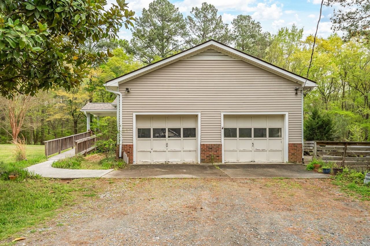 720 Marthas Chapel Rd - Photo 5 of 24