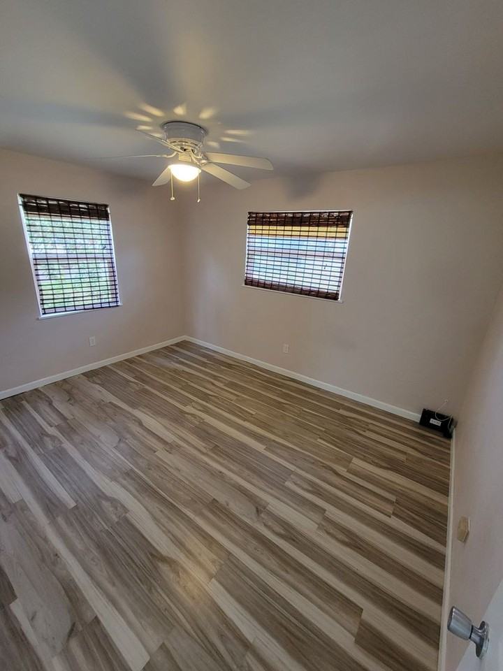 250 37th St N - Photo 4 of 16