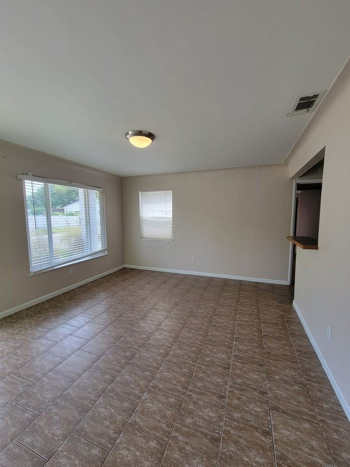 250 37th St N - Photo 7 of 16