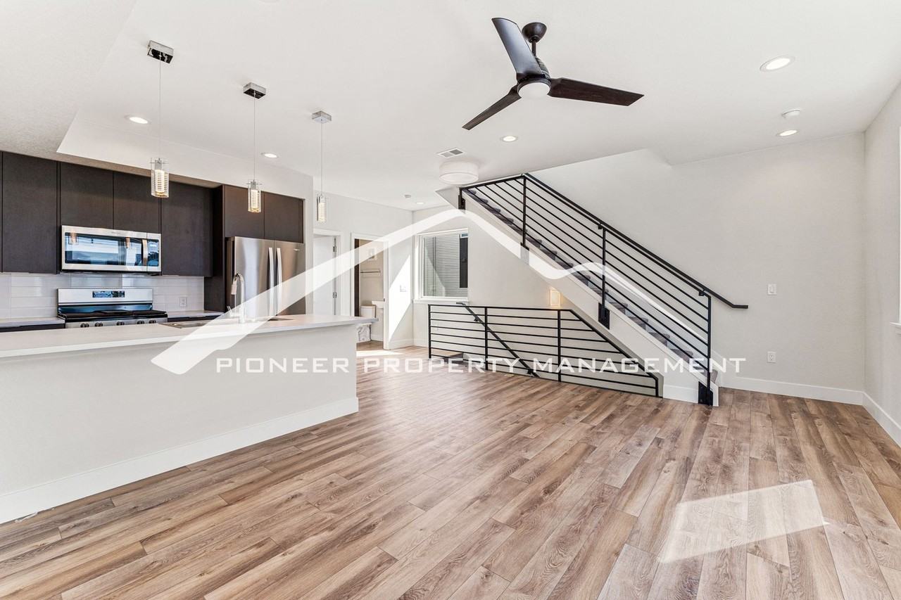 1182 S Reed St - Photo 4 of 22