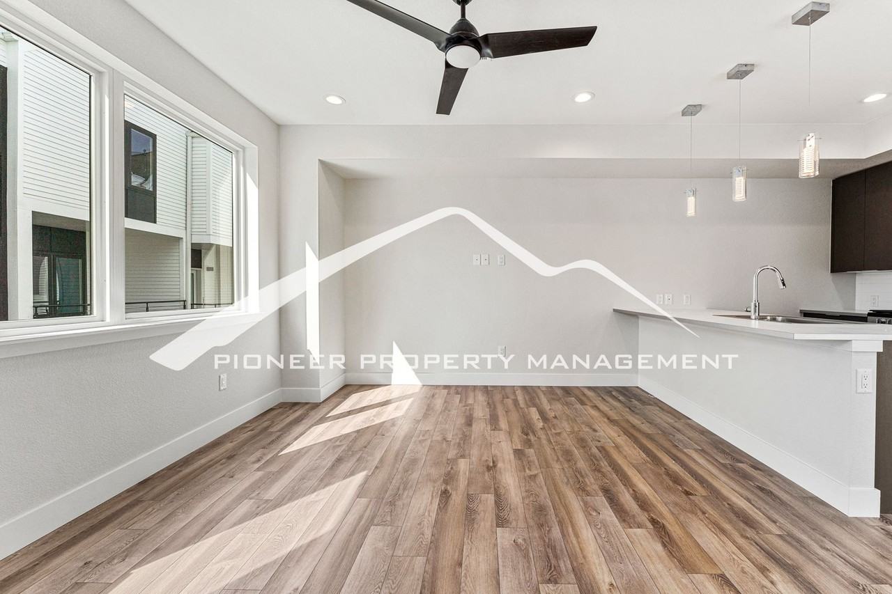 1182 S Reed St - Photo 5 of 22