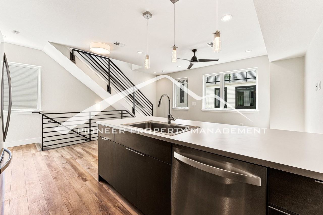 1182 S Reed St - Photo 7 of 22