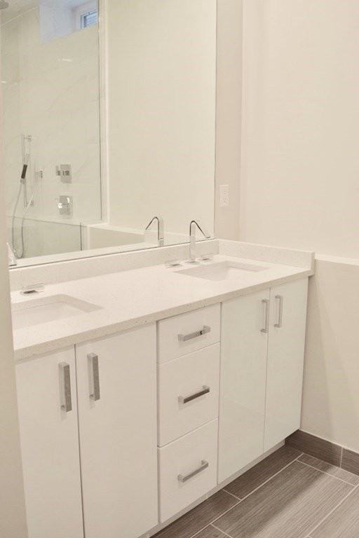 646 E 5th St - Photo 7 of 14