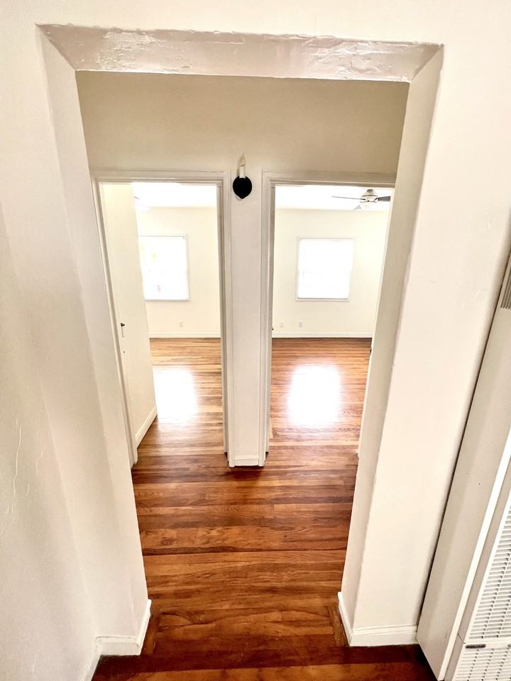 2821 Humboldt Ave #NA - Photo 3 of 7