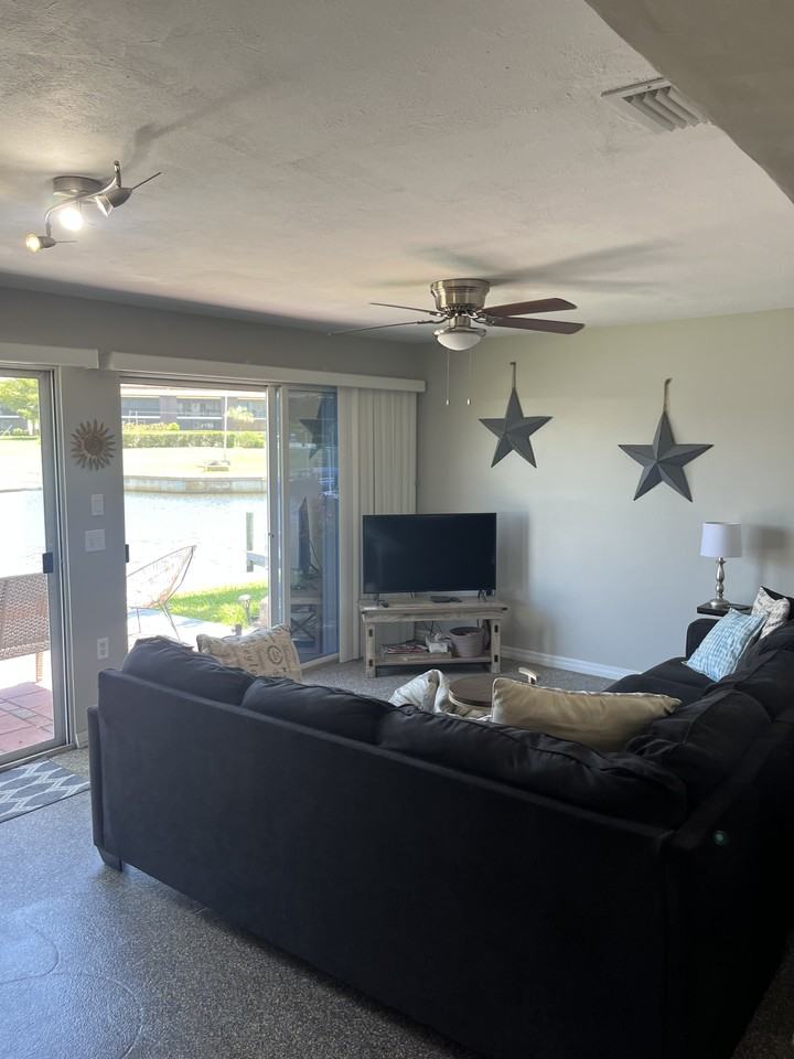 24 Oakwood Dr N #NA - Photo 2 of 7