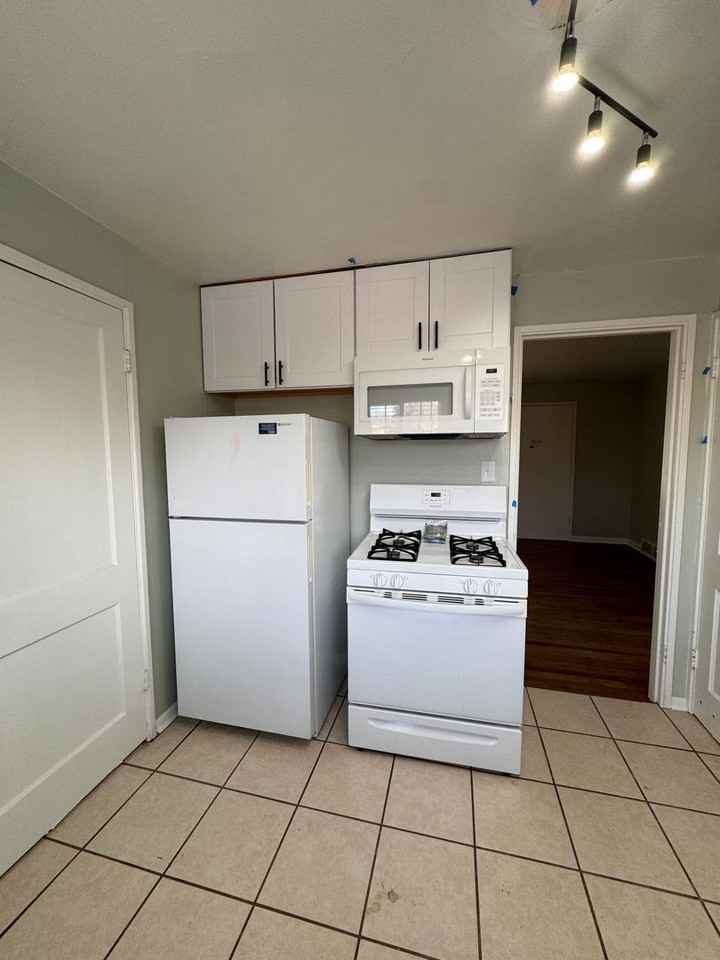 462 Glen View Ct - Photo 3 of 13