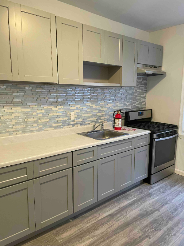 1264 Lansdowne Ave - Photo 2 of 10
