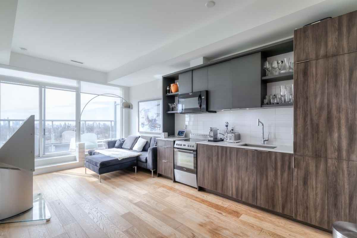 6 Parkwood Avenue #804