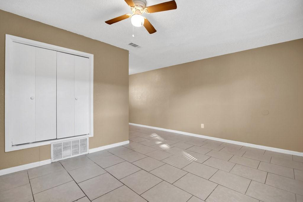 Thorndale Rd 410 - Photo 2 of 7