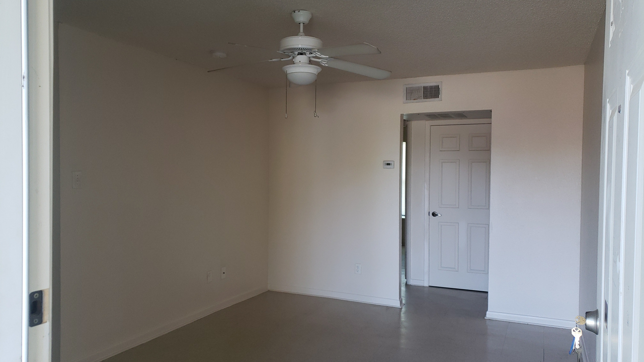 Cottonwood Apts - Photo 7 of 7